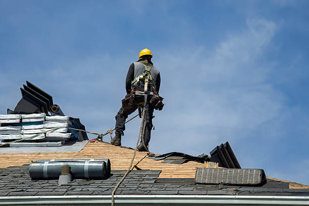 Professional Roofing technician working in Mapleton, KS